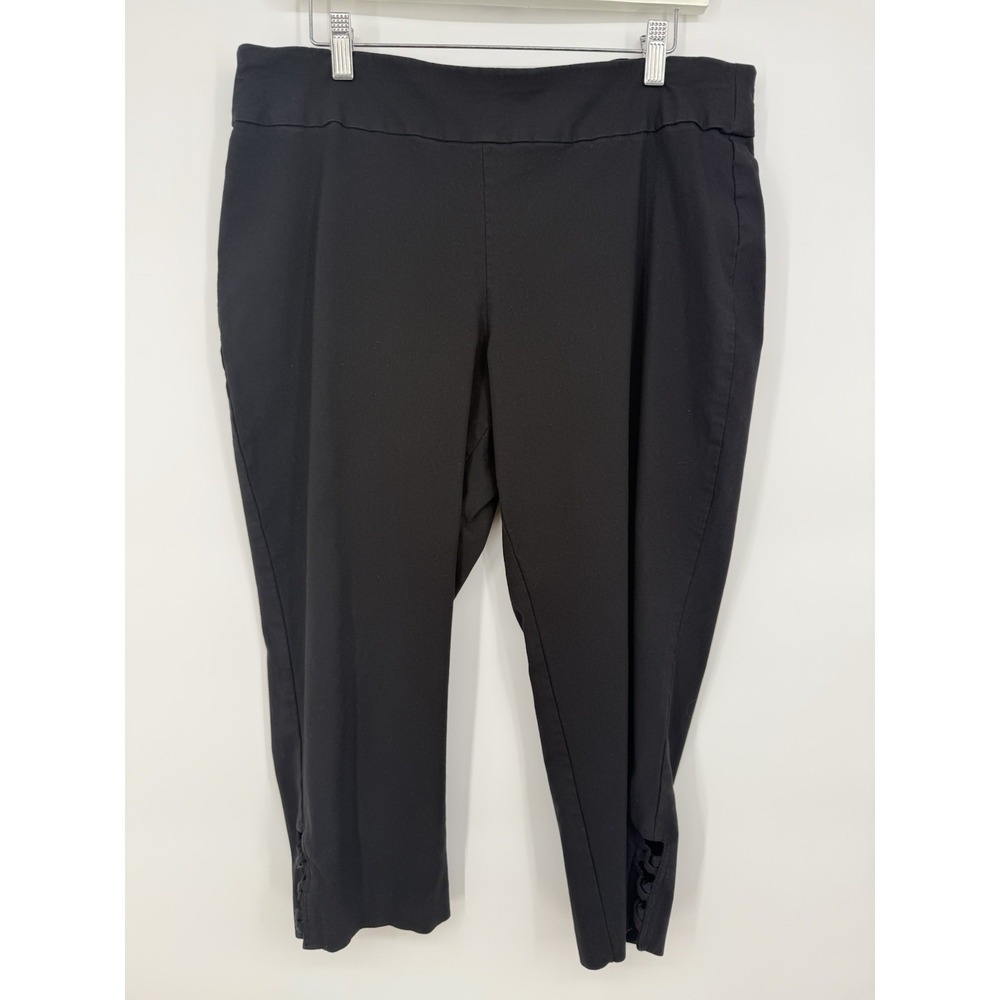 Van Heusen Women's Black Capri Pants Size 16